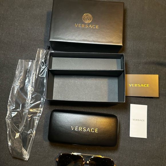 Versace sunglasses - Picture 6 of 14